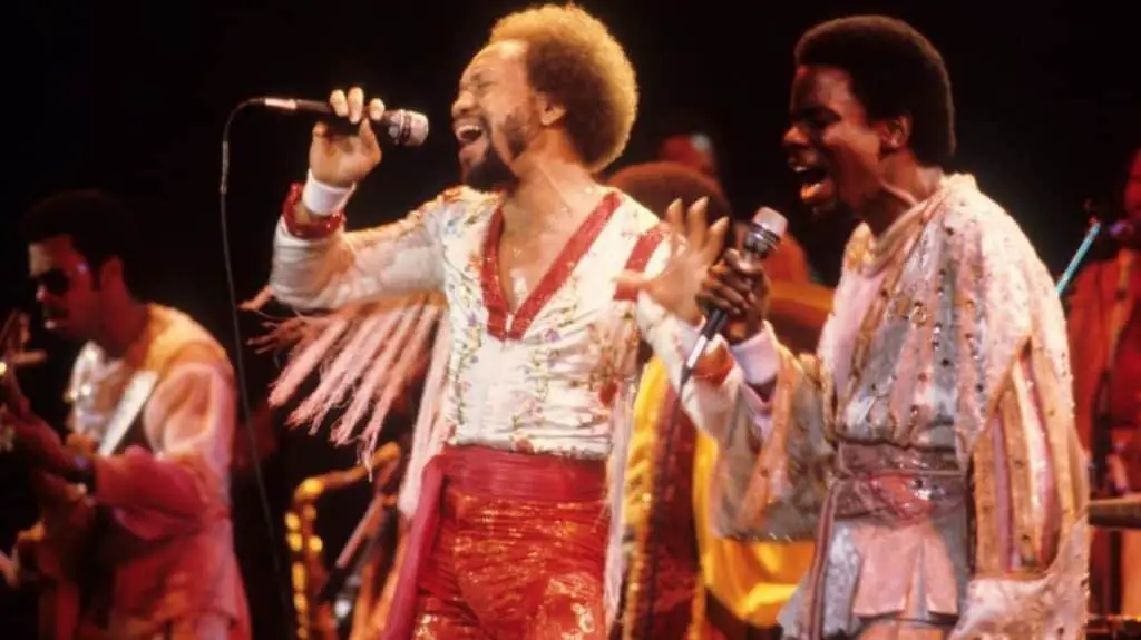 Coldplay Yellow (Lyrics Review and Song Meaning) Justrandomthings