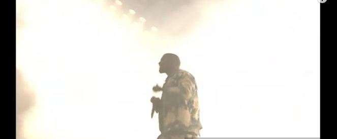 kanye west covers bohemian rhapsody by queen during Glastonbury