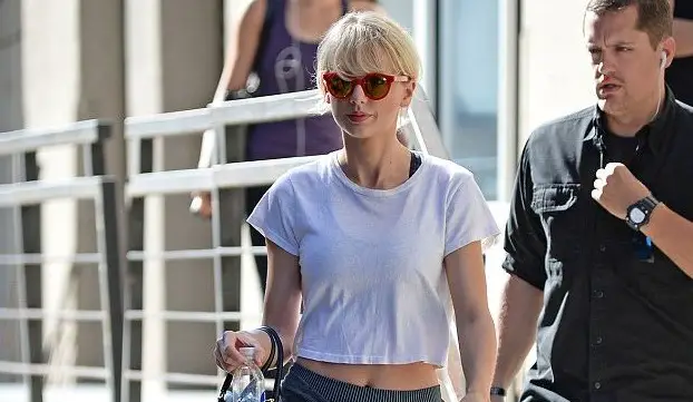 taylor swift belly button gym new york