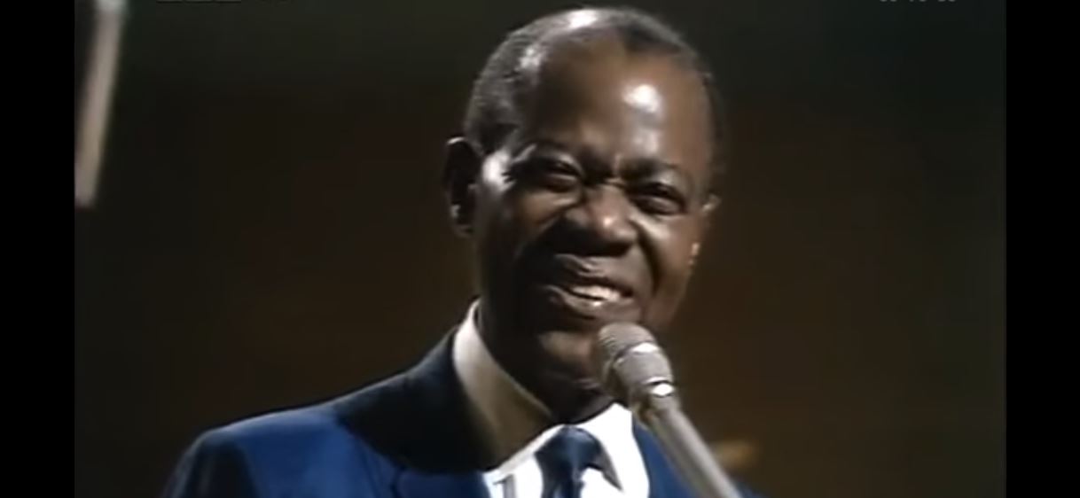 louis armstrong what a wonderful world lyrics review song meaning