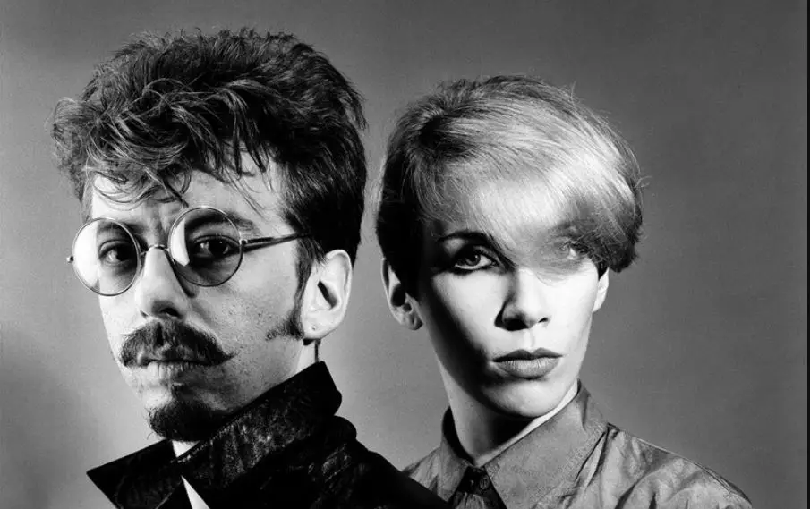 eurythmics annie lennox sweet dreams are made of this